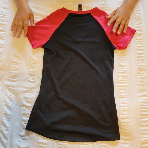 🌟XS short sleeve Athletic Tee - Picture 2 of 5